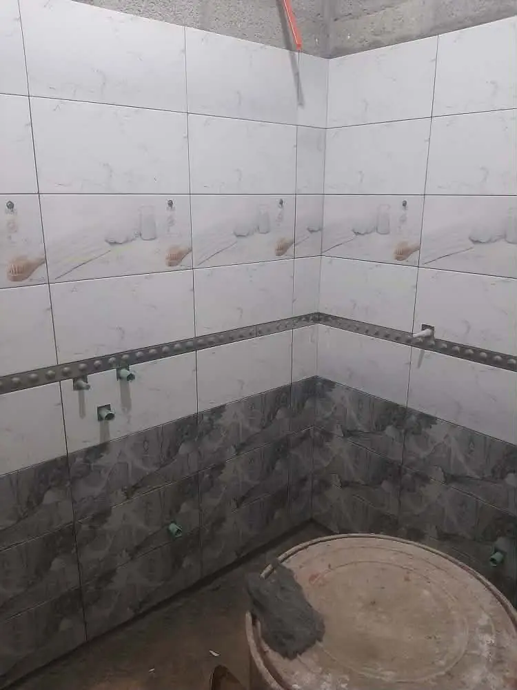 بلاط جدران حمام بلونين - معلم بلاط الرياض
